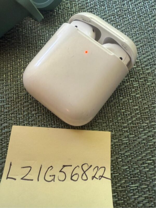 AirPods (2nd Generation) – Wireless Charging Case - Image 2