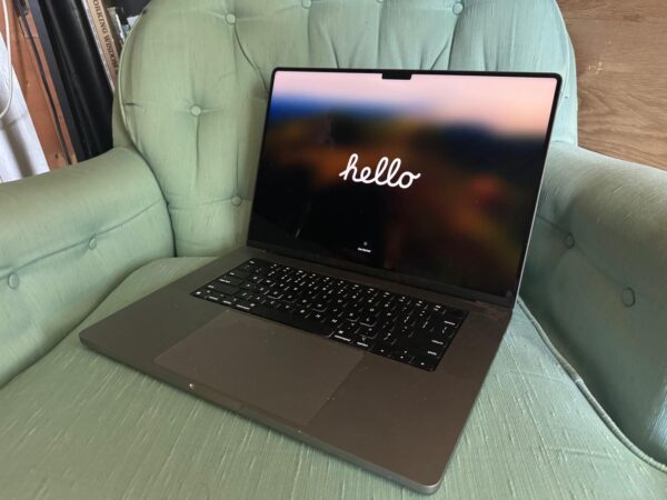 MacBook Pro 2023 – 16" – 1TB – Mint Condition - Image 2