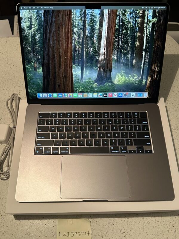 Apple MacBook Air 2024 – 15" – M3 – 24GB RAM – 512GB SSD – Gray – Mint Condition - Image 2