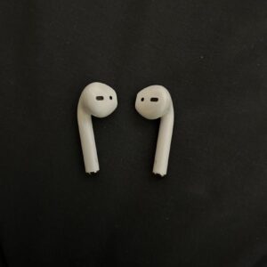 AirPods (2nd Generation) – Lightning Charging Case – Used