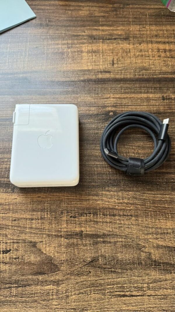 MacBook Pro Late 2023 – 16" – 512GB – Black – Good Condition - Image 5