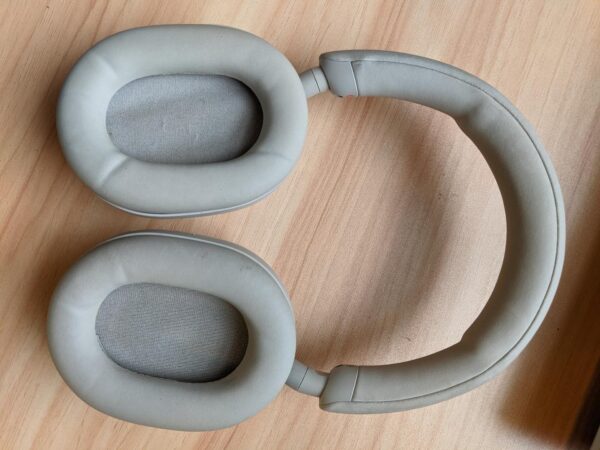 Sony WH-1000XM5 – Used – Silver - Image 3