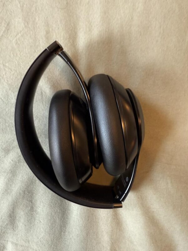 Beats Studio Pro – Used – Black - Image 3