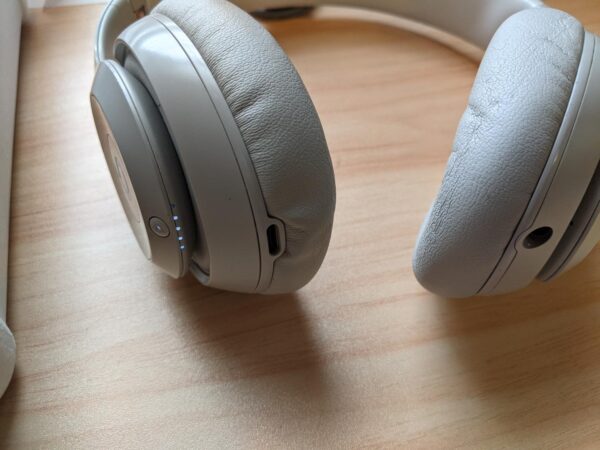 Beats Studio Pro Wireless – Used – Sandstone - Image 5
