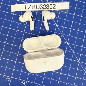 irPods Pro (1st Generation) – MagSafe Charging Case – Used