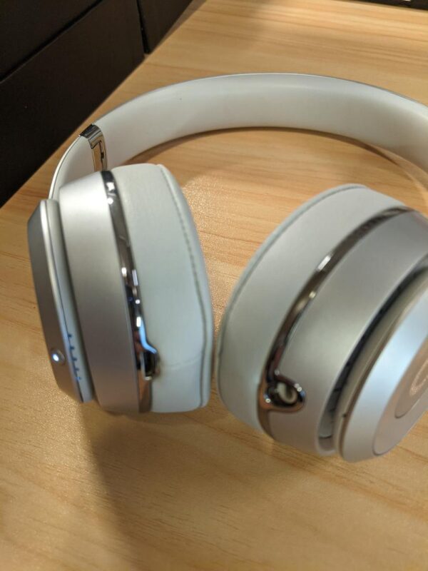 Beats Solo3 Wireless – Used – Silver - Image 6