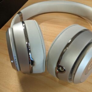 Beats Solo3 Wireless – Used – Silver