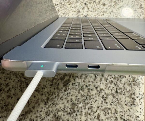 Apple MacBook Air 2025 – 15" – M4 – 24GB RAM – 1TB SSD – Sky Blue – Mint Condition - Image 11