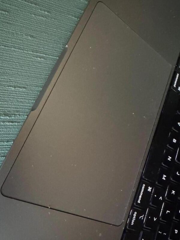 MacBook Pro 2023 – 16" – 1TB – Mint Condition - Image 7