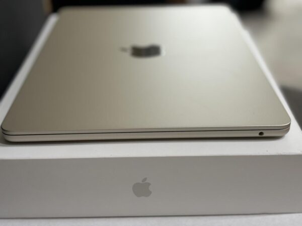 Apple MacBook Air 2025 – 13" – M4 – 16GB RAM – 512GB SSD – Starlight – Mint Condition