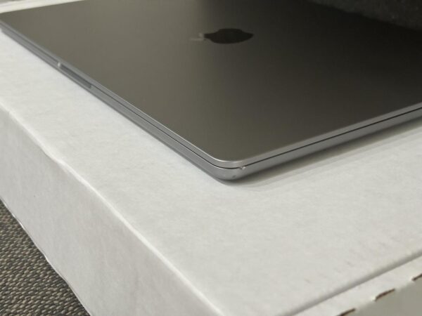 Apple MacBook Air 2023 – 15" – M2 – 16GB RAM – 1TB SSD – Space Gray – Good Condition - Image 8