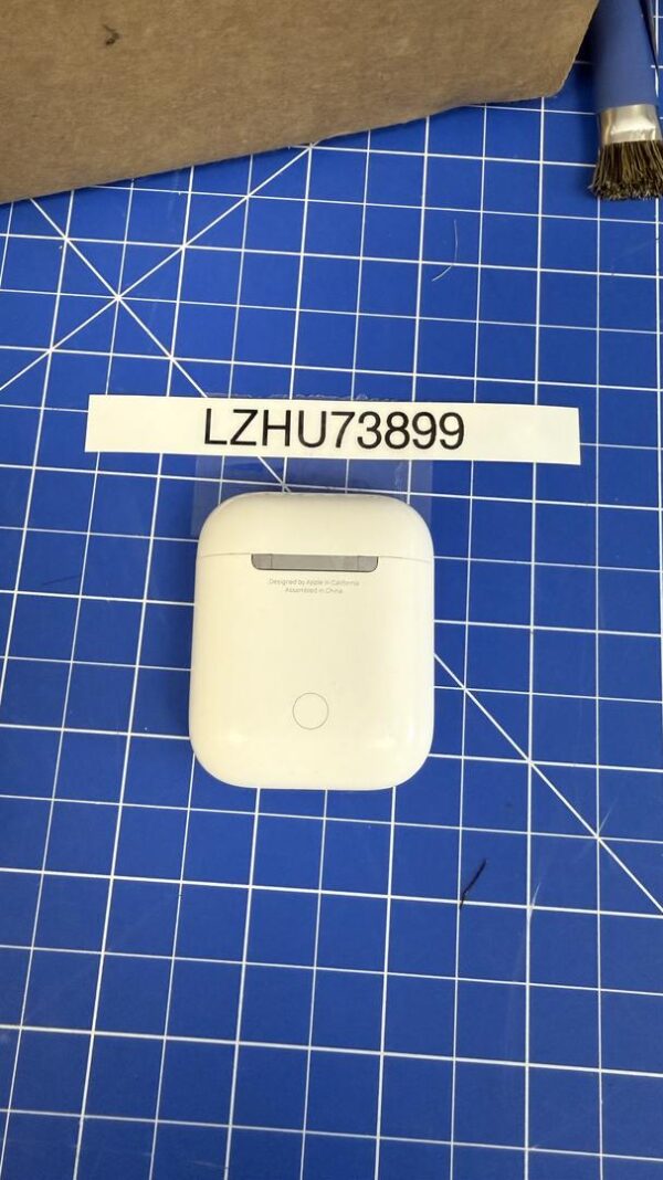 Apple AirPods (1st Generation) – Lightning Charging Case – Very Good Condition - Image 7