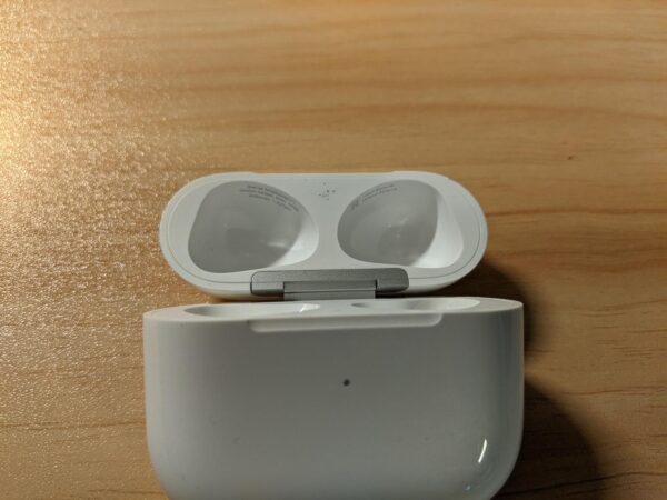 AirPods (3rd Generation) – Lightning Charging Case - Image 4