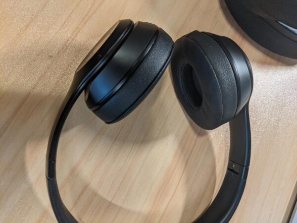 Beats Solo3 Wireless – Used – Black - Image 5