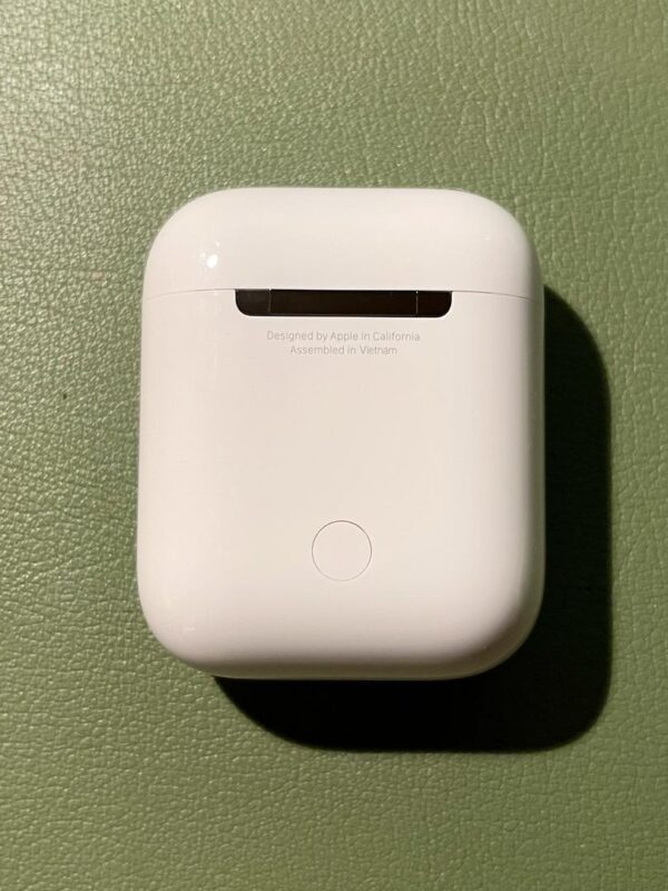 AirPods (2nd Generation) – Lightning Charging Case - Image 7