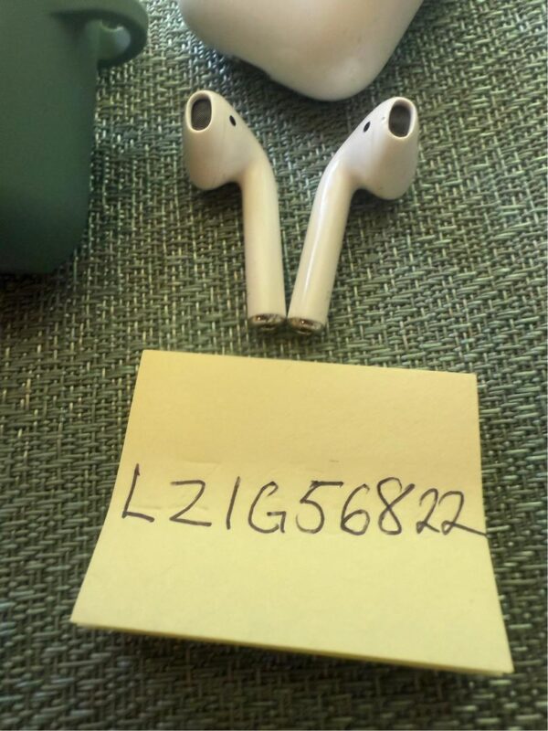 AirPods (2nd Generation) – Wireless Charging Case - Image 6