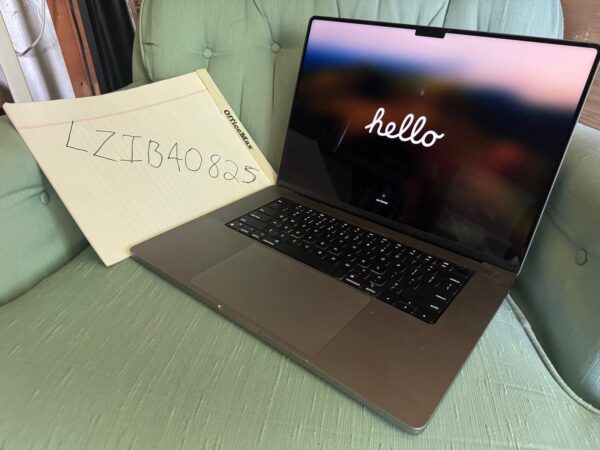 MacBook Pro 2023 – 16" – 1TB – Mint Condition - Image 8