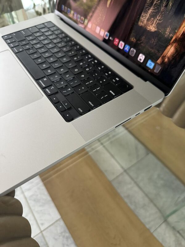 MacBook Pro 2024 – 16" – 512GB – Silver – Mint Condition - Image 5