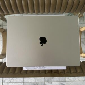 MacBook Pro 2024 – 16" – 512GB – Silver – Mint Condition