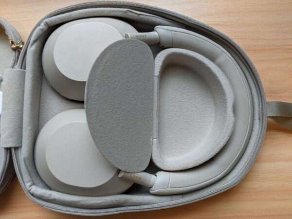Sony WH-1000XM5 – Used – Silver - Image 6