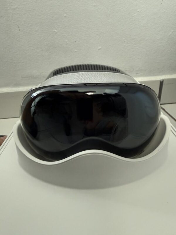 Apple Vision Pro – 512GB – Mint Condition - Image 8