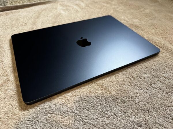 Apple MacBook Air 2025 – 15" – M4 – 24GB RAM – 1TB SSD – Midnight – Mint Condition
