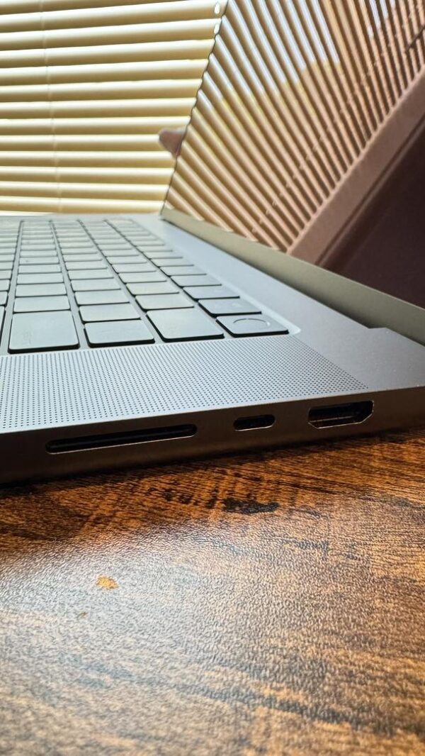 MacBook Pro Late 2023 – 16" – 512GB – Black – Good Condition - Image 11