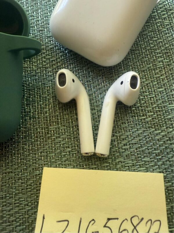 AirPods (2nd Generation) – Wireless Charging Case - Image 10