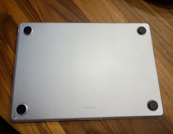 Apple MacBook Air 2025 – 15" – M4 – 24GB RAM – 1TB SSD – Sky Blue – Mint Condition - Image 2