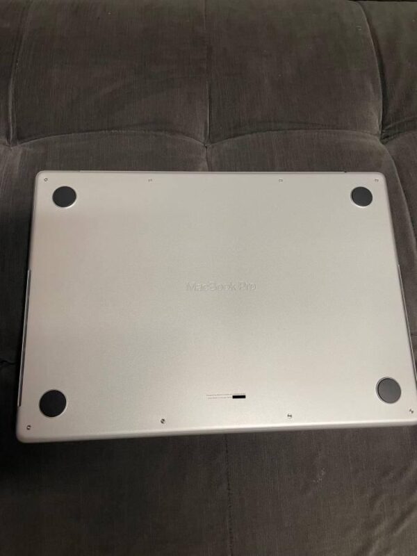 MacBook Pro 2024 – 14" – 1TB – Silver – Mint Condition - Image 2