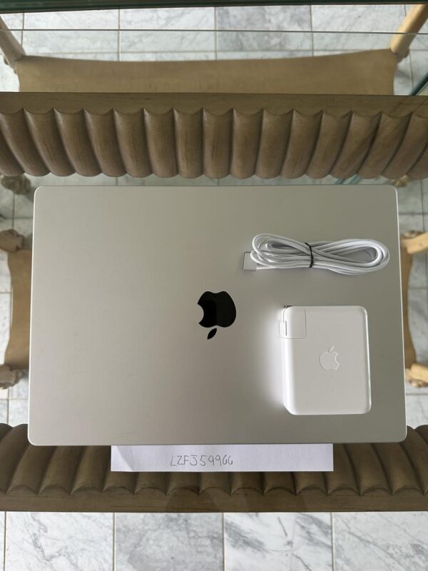 MacBook Pro 2024 – 16" – 512GB – Silver – Mint Condition - Image 2