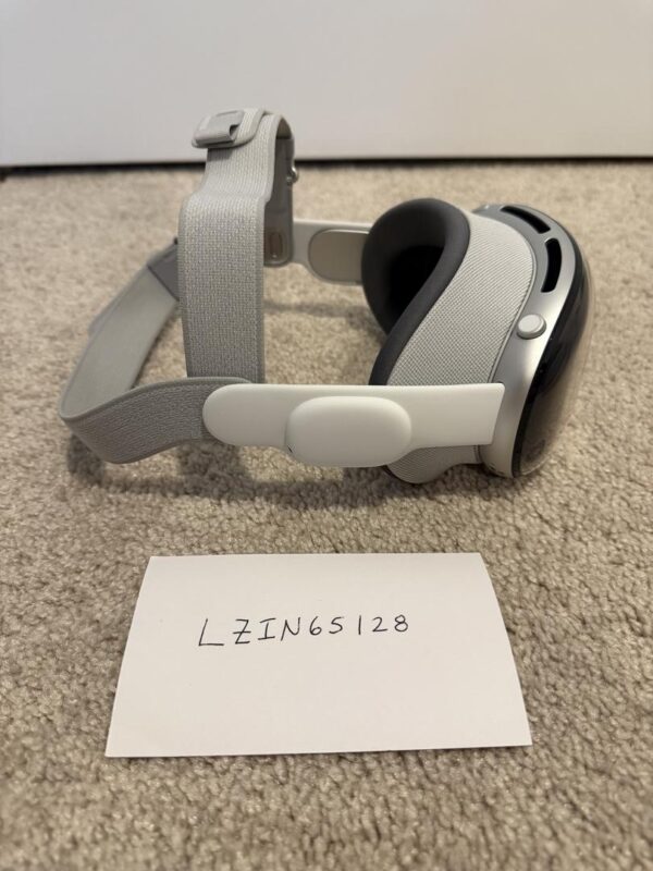 Apple Vision Pro – Mint – 1 TB - Image 2