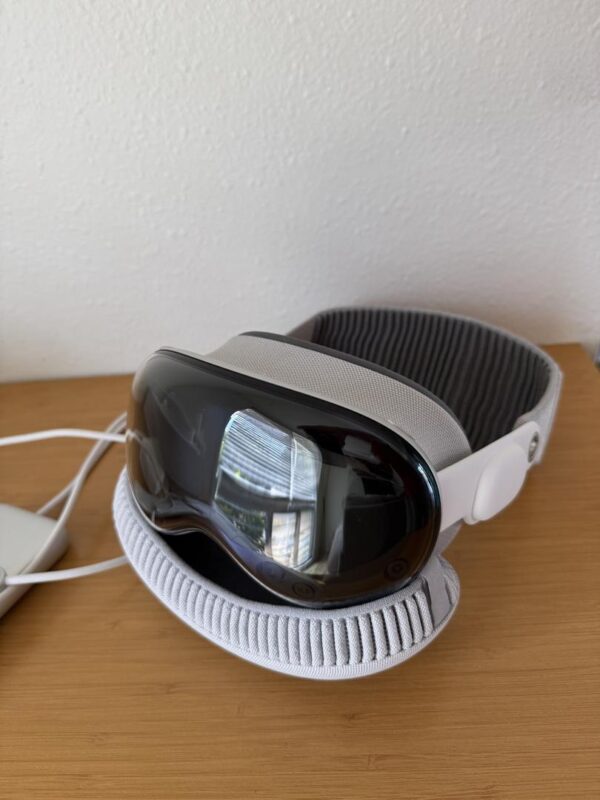 Apple Vision Pro – 1TB – Mint Condition - Image 5