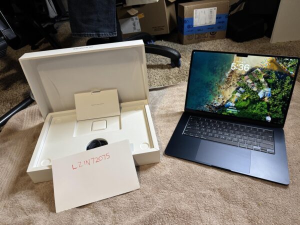 Apple MacBook Air 2025 – 15" – M4 – 24GB RAM – 1TB SSD – Midnight – Mint Condition - Image 2