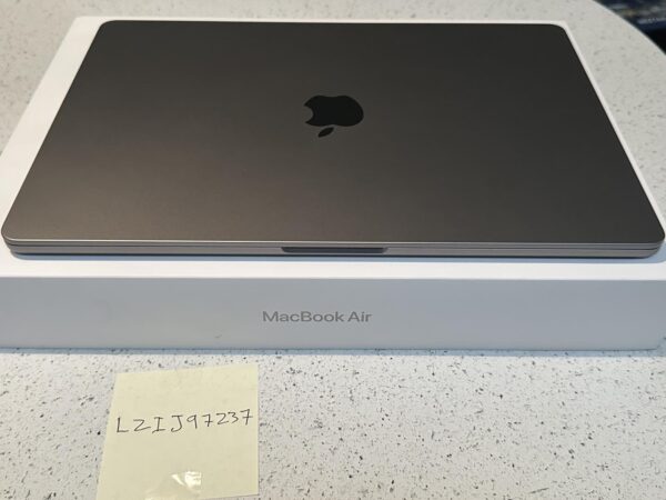 Apple MacBook Air 2024 – 15" – M3 – 24GB RAM – 512GB SSD – Gray – Mint Condition - Image 3