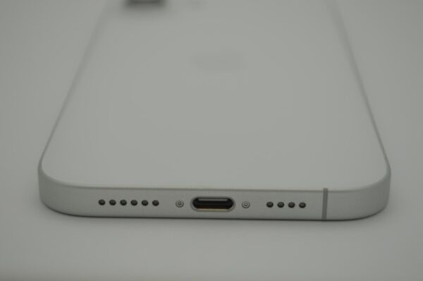 iPhone 16 Plus – 256GB – White – Unlocked – Mint Condition - Image 6