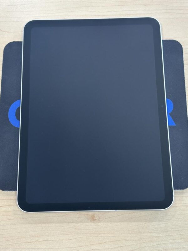 Apple iPad 11th Gen Unlocked – Good – 128GB – Silver – Model A3355 - Image 3