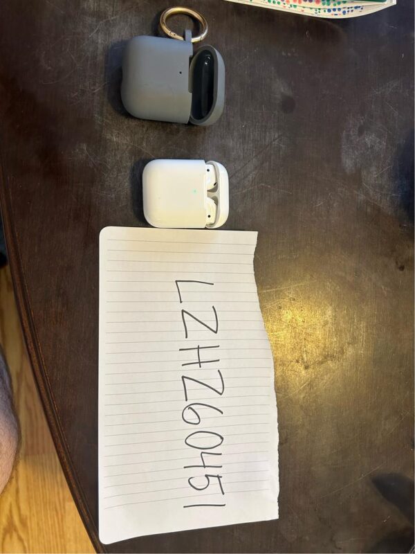 AirPods (1st Generation) – Wireless Charging Case – Used - Image 3