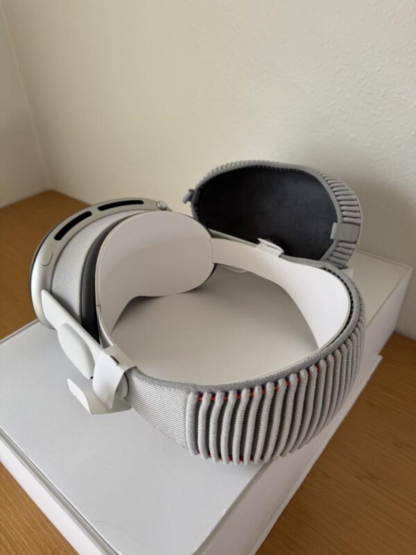 Apple Vision Pro – 1TB – Mint Condition - Image 7