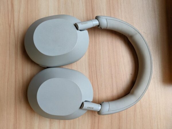 Sony WH-1000XM5 – Used – Silver - Image 4