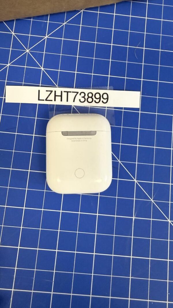 Apple AirPods (1st Generation) – Lightning Charging Case – Very Good Condition - Image 6