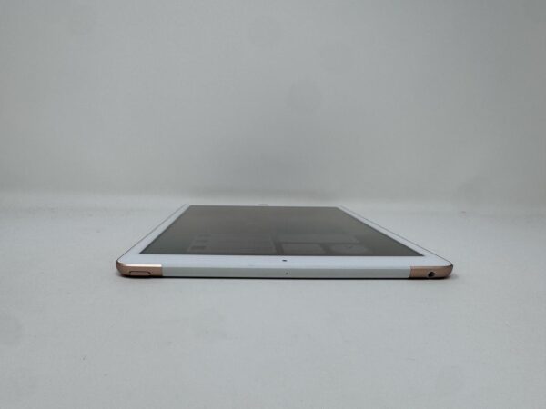 Apple iPad 7th Gen Unlocked – Mint – 32GB – Gold – Model A2200 - Image 5