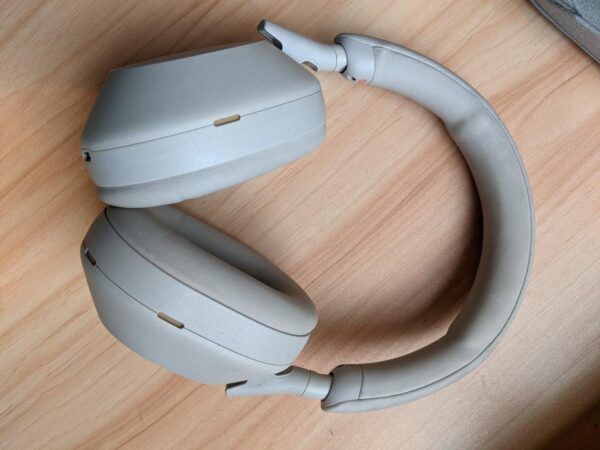Sony WH-1000XM5 – Used – Silver