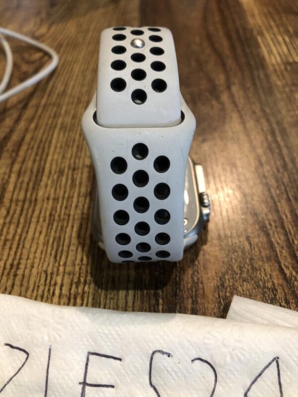 Apple Watch Ultra – 49mm – Unlocked – Titanium – Good – 100% Battery - Image 4