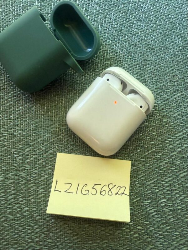 AirPods (2nd Generation) – Wireless Charging Case - Image 7