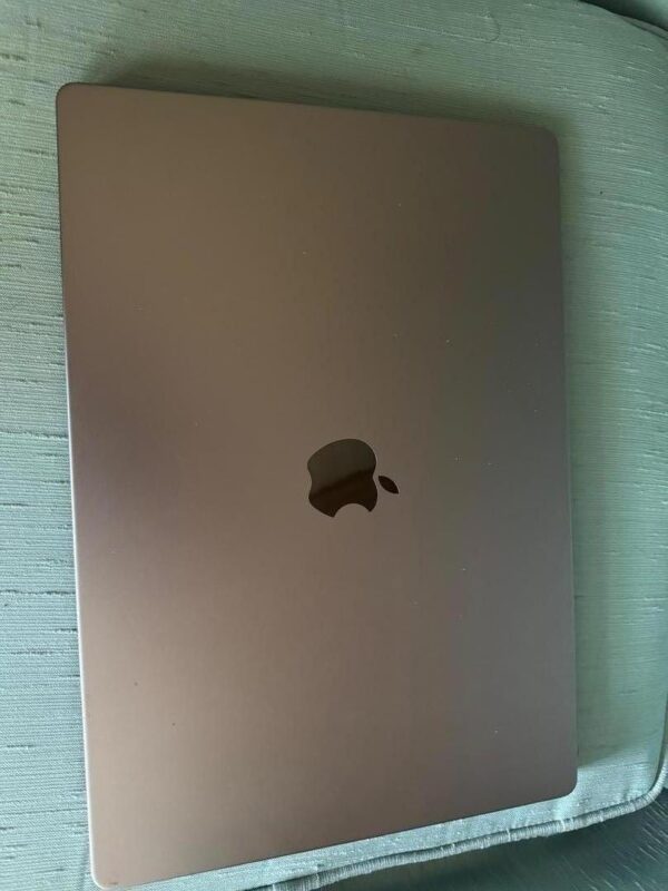 MacBook Pro 2023 – 16" – 1TB – Mint Condition - Image 10