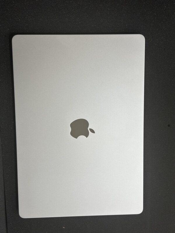 Apple MacBook Air 2023 – 15" – M2 – 8GB RAM – 256GB SSD – Starlight – Good Condition - Image 8