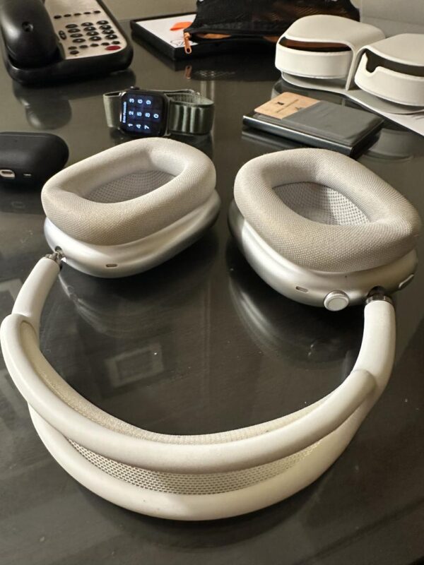 AirPods Max – Silver – Used - Image 3