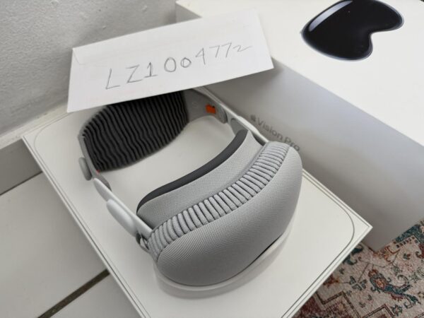 Apple Vision Pro – 512GB – Mint Condition - Image 7