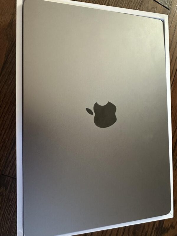 Apple MacBook Air 2024 – 13" – M3 – 16GB RAM – 512GB SSD – Silver – Mint Condition - Image 10